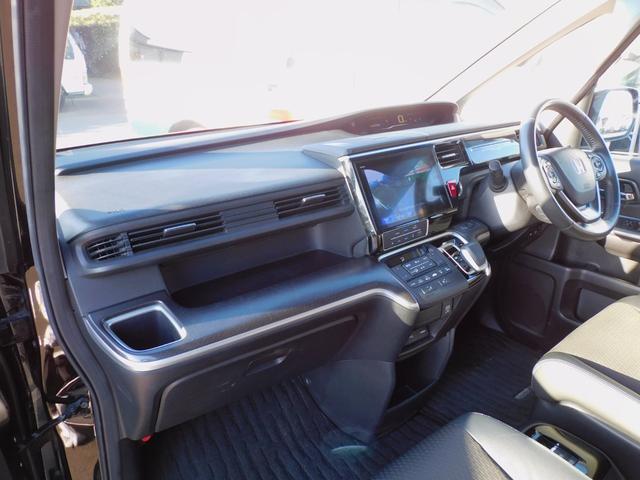 ステップワゴンスパーダ ｅ：ＨＥＶスパーダ　Ｇ・ＥＸ　ホンダセンシング　マルチビュー１０インチモニター　両側パワスラ　クルコン　ＥＴＣ　ＵＳＢ　衝突軽減　シートヒーター　ＤＶＤ再生　フルセグ地デジ　バックカメラ　インテリキー　ＥＴＣ　Ｂｌｕｅｔｏｏｔｈ　ハーフレザー（15枚目）