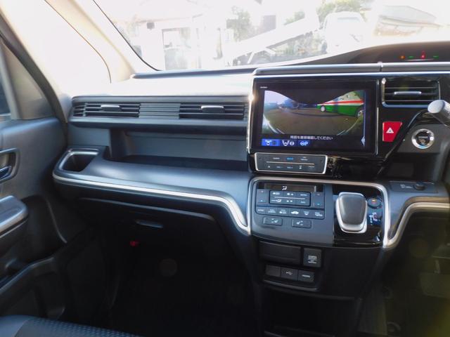 ステップワゴンスパーダ ｅ：ＨＥＶスパーダ　Ｇ・ＥＸ　ホンダセンシング　マルチビュー１０インチモニター　両側パワスラ　クルコン　ＥＴＣ　ＵＳＢ　衝突軽減　シートヒーター　ＤＶＤ再生　フルセグ地デジ　バックカメラ　インテリキー　ＥＴＣ　Ｂｌｕｅｔｏｏｔｈ　ハーフレザー（18枚目）