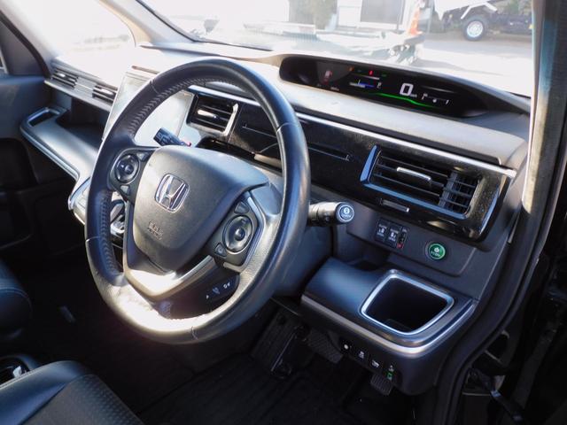 ステップワゴンスパーダ ｅ：ＨＥＶスパーダ　Ｇ・ＥＸ　ホンダセンシング　マルチビュー１０インチモニター　両側パワスラ　クルコン　ＥＴＣ　ＵＳＢ　衝突軽減　シートヒーター　ＤＶＤ再生　フルセグ地デジ　バックカメラ　インテリキー　ＥＴＣ　Ｂｌｕｅｔｏｏｔｈ　ハーフレザー（22枚目）