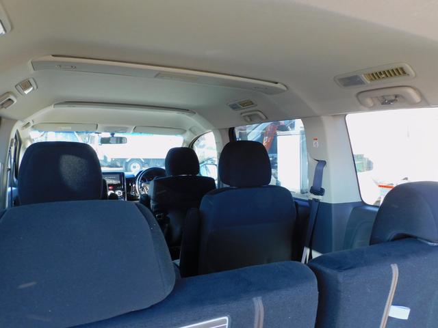 デリカＤ：５ Ｇ　パワーパッケージ　両側パワスラ　ルーフマーカー　社外アルミ　ＥＴＣ　クルコン　オーバーフェンダー　テールランプガード　マッドガード　ナビテレビ　フォグランプ　パドルシフト　インテリジェントキー　サイドバイザー（10枚目）