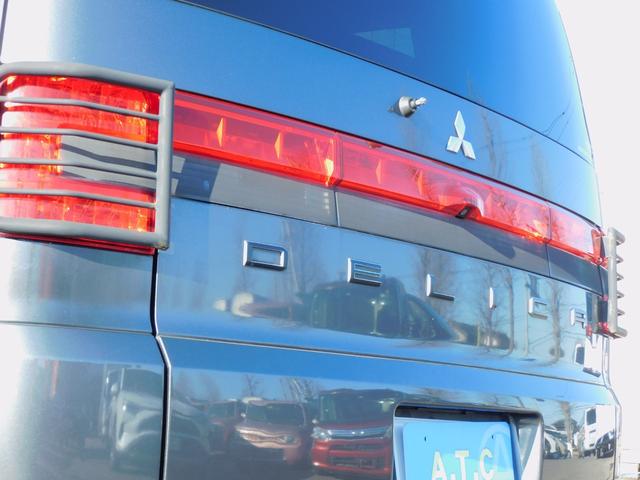 デリカＤ：５ Ｇ　パワーパッケージ　両側パワスラ　ルーフマーカー　社外アルミ　ＥＴＣ　クルコン　オーバーフェンダー　テールランプガード　マッドガード　ナビテレビ　フォグランプ　パドルシフト　インテリジェントキー　サイドバイザー（51枚目）