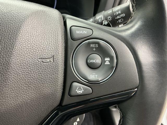 ヴェゼル ハイブリッドＺ・ホンダセンシング　ホンダ認定中古車　純正ナビ　ＬＥＤライト　レーダーサポート　Ｗエアコン　１オーナ－　ＤＶＤ再生機能　整備記録簿　横滑り防止システム　バックアイカメラ　盗難防止装置　フルセ　シートヒーター付　ナビ＆ＴＶ（10枚目）