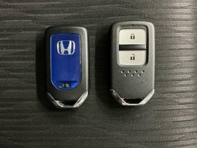 ヴェゼル ハイブリッドＺ・ホンダセンシング　ホンダ認定中古車　純正ナビ　ＬＥＤライト　レーダーサポート　Ｗエアコン　１オーナ－　ＤＶＤ再生機能　整備記録簿　横滑り防止システム　バックアイカメラ　盗難防止装置　フルセ　シートヒーター付　ナビ＆ＴＶ（18枚目）