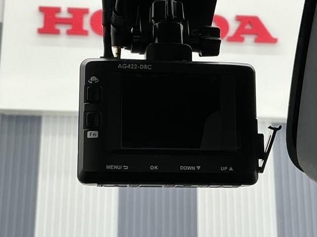 ヴェゼル e:HEVZ ホンダ認定中古車 社外ドラレコ前後 衝突回避支援ブレーキ機能 1オナ スマキ Pトランク フルオートエアコン Dレコ エアバッグ 両席エアバック Rカメ 記録簿付 パワーウィンドウ LEDランプ(6枚目)
