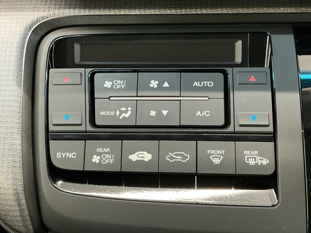 ステップワゴンスパーダ スパーダホンダセンシング ホンダ認定中古車 純正ドラレコ前後 盗難防止 助手席エアバッグ ワンオーナ- Wパワスラ 記録簿有 リアオートエアコン 地デジ LEDライト 横滑り防止システム オートエアコン リアカメラ ナビ&TV(13枚目)