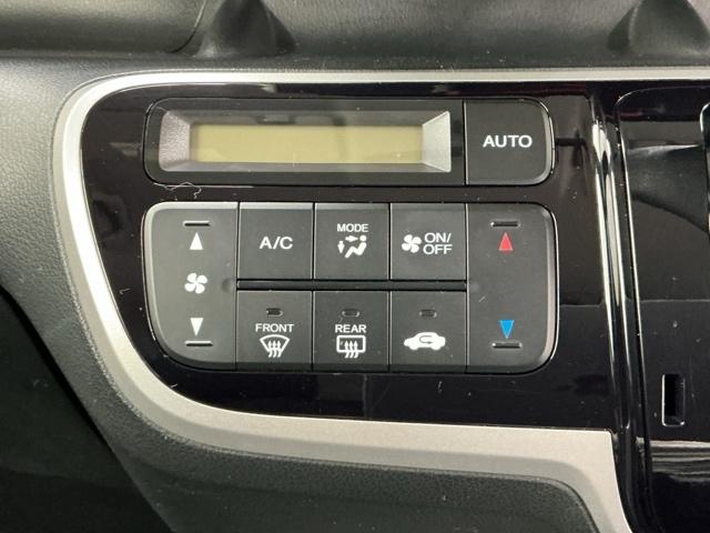 N-BOXカスタム G・Lパッケージ ホンダ認定中古車 バックカメラ HID アイドリングストップ車 1オーナー ナビ・TV スマキ- 両側スライドドア パワーウィンドウ 盗難防止システム オートエアコン パワステ キーレスエントリー(11枚目)