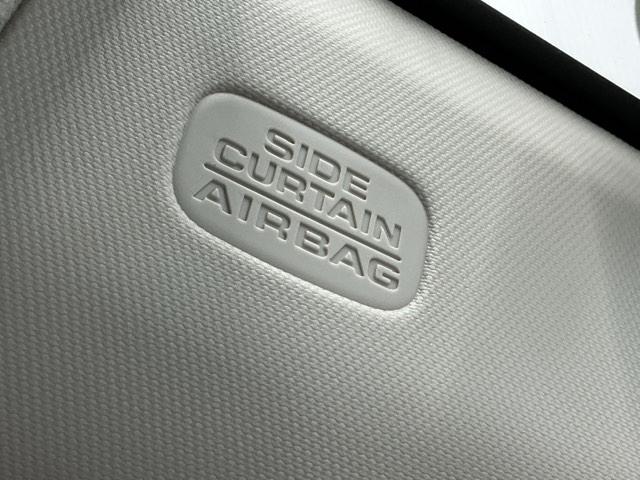 ヴェゼル ｅ：ＨＥＶＺ　ホンダ認定中古車　純正ナビ　ＬＥＤライト　衝突回避支援ブレーキ機能　１オナ　スマキ　フルオートエアコン　エアバッグ　両席エアバック　Ｒカメ　記録簿付　パワーウィンドウ　ＬＥＤランプ　ソナー　クルーズＣ（14枚目）