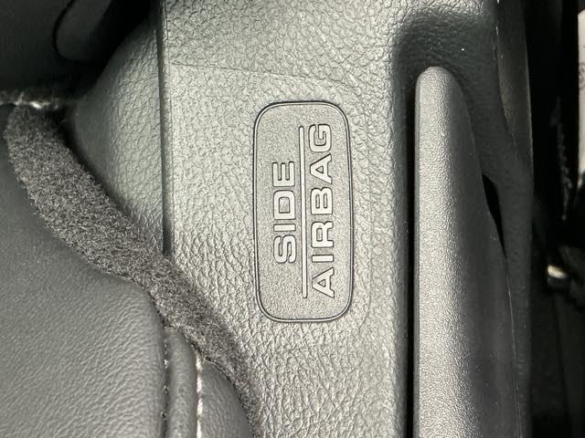 ヴェゼル ｅ：ＨＥＶＺ　ホンダ認定中古車　純正ナビ　ＬＥＤライト　衝突回避支援ブレーキ機能　１オナ　スマキ　フルオートエアコン　エアバッグ　両席エアバック　Ｒカメ　記録簿付　パワーウィンドウ　ＬＥＤランプ　ソナー　クルーズＣ（15枚目）