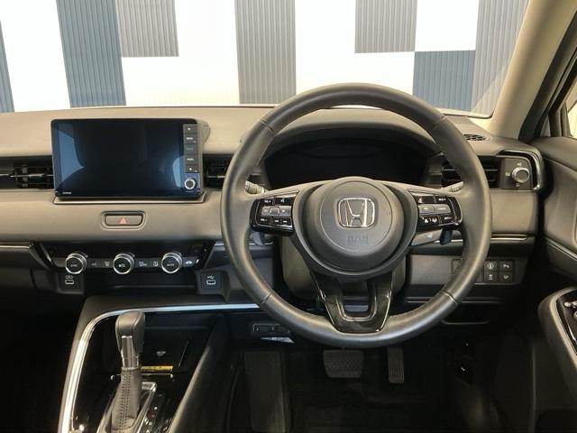 ヴェゼル ｅ：ＨＥＶＺ　ホンダ認定中古車　純正ナビ　ＬＥＤライト　衝突回避支援ブレーキ機能　１オナ　スマキ　フルオートエアコン　エアバッグ　両席エアバック　Ｒカメ　記録簿付　パワーウィンドウ　ＬＥＤランプ　ソナー　クルーズＣ（18枚目）