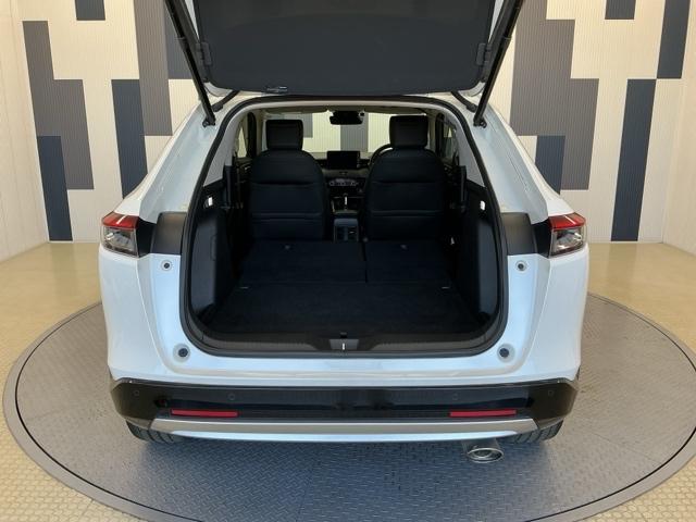 ヴェゼル ｅ：ＨＥＶＺ　ホンダ認定中古車　純正ナビ　ＬＥＤライト　衝突回避支援ブレーキ機能　１オナ　スマキ　フルオートエアコン　エアバッグ　両席エアバック　Ｒカメ　記録簿付　パワーウィンドウ　ＬＥＤランプ　ソナー　クルーズＣ（22枚目）