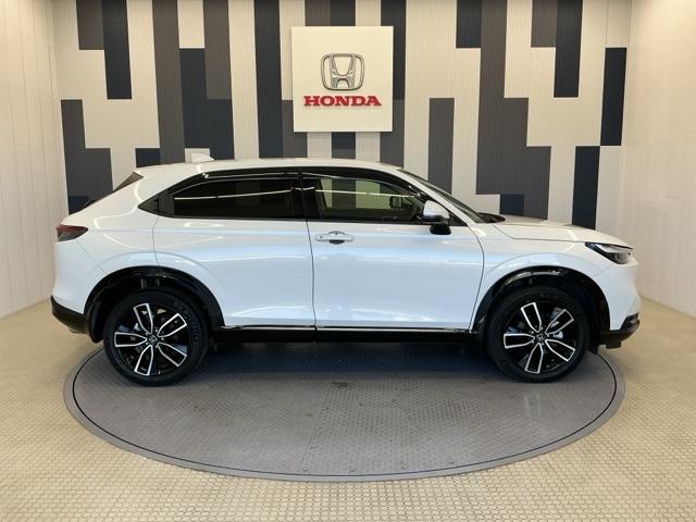 ヴェゼル ｅ：ＨＥＶＺ　ホンダ認定中古車　純正ナビ　ＬＥＤライト　衝突回避支援ブレーキ機能　１オナ　スマキ　フルオートエアコン　エアバッグ　両席エアバック　Ｒカメ　記録簿付　パワーウィンドウ　ＬＥＤランプ　ソナー　クルーズＣ（27枚目）