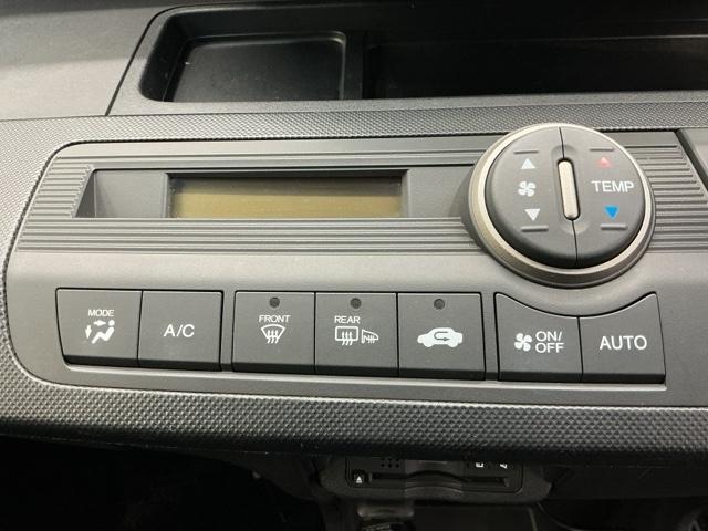 フリードスパイク Ｇエアロ　社外ドラレコ前　両側電動　バックカメラ　１オーナー車　インテリキー　Ｂカメ　クルコン　キーレス　ナビＴＶ　整備記録簿　助手席エアバッグ　イモビライザー　ＡＡＣ　運転席エアバッグ　ＤＶＤ　ワンセグテレビ（12枚目）