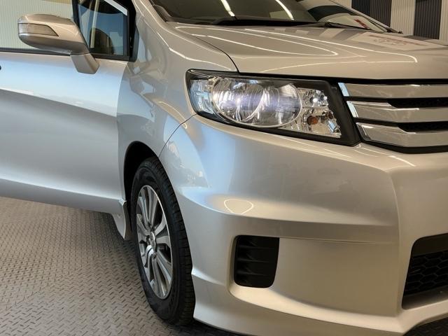 フリードスパイク Ｇエアロ　社外ドラレコ前　両側電動　バックカメラ　１オーナー車　インテリキー　Ｂカメ　クルコン　キーレス　ナビＴＶ　整備記録簿　助手席エアバッグ　イモビライザー　ＡＡＣ　運転席エアバッグ　ＤＶＤ　ワンセグテレビ（21枚目）