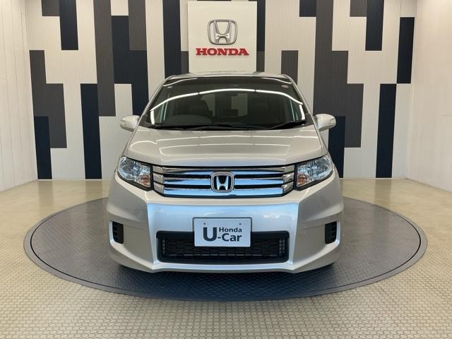 フリードスパイク Ｇエアロ　社外ドラレコ前　両側電動　バックカメラ　１オーナー車　インテリキー　Ｂカメ　クルコン　キーレス　ナビＴＶ　整備記録簿　助手席エアバッグ　イモビライザー　ＡＡＣ　運転席エアバッグ　ＤＶＤ　ワンセグテレビ（23枚目）