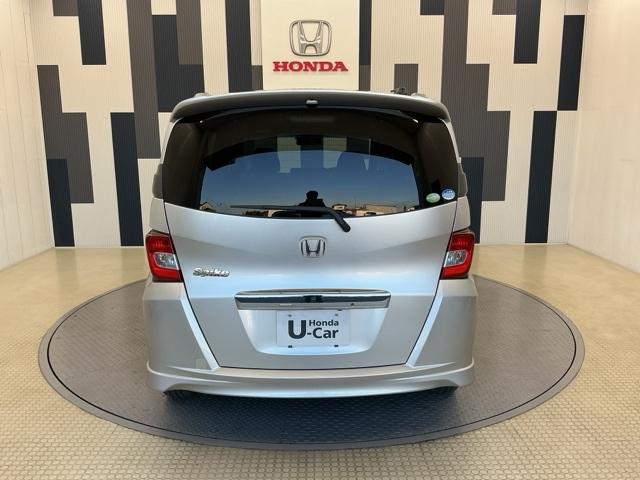 フリードスパイク Ｇエアロ　社外ドラレコ前　両側電動　バックカメラ　１オーナー車　インテリキー　Ｂカメ　クルコン　キーレス　ナビＴＶ　整備記録簿　助手席エアバッグ　イモビライザー　ＡＡＣ　運転席エアバッグ　ＤＶＤ　ワンセグテレビ（24枚目）