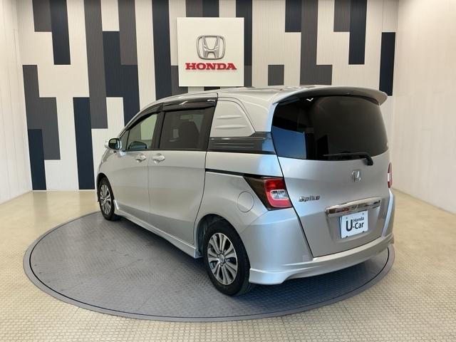 フリードスパイク Ｇエアロ　社外ドラレコ前　両側電動　バックカメラ　１オーナー車　インテリキー　Ｂカメ　クルコン　キーレス　ナビＴＶ　整備記録簿　助手席エアバッグ　イモビライザー　ＡＡＣ　運転席エアバッグ　ＤＶＤ　ワンセグテレビ（26枚目）