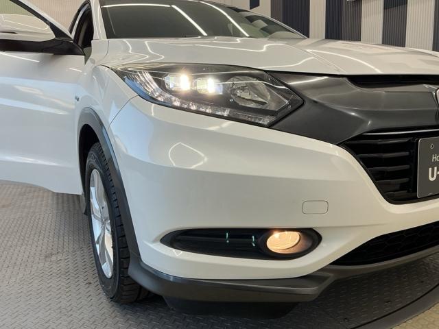 ヴェゼル ハイブリッドＸ　ホンダ認定中古車　バックカメラ　ＥＴＣ　リヤカメラ　Ａクルーズ　セキュリティアラーム　ＶＳＡ　アイドリングＳＴＯＰ　整備記録簿　ナビＴＶ　スマートキ　ワンセグテレビ　サイドエアバッグ　ＤＶＤ再生機能（22枚目）