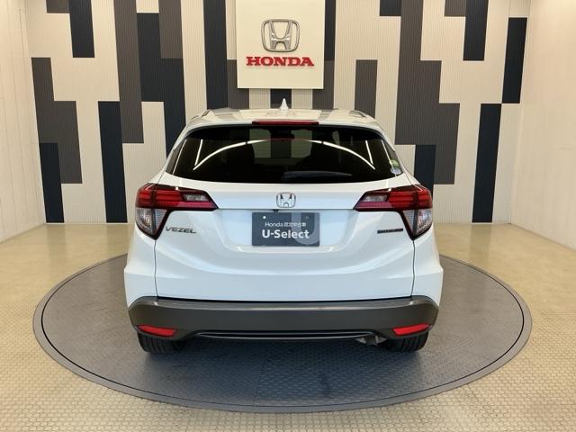 ヴェゼル ハイブリッドＸ　ホンダ認定中古車　バックカメラ　ＥＴＣ　リヤカメラ　Ａクルーズ　セキュリティアラーム　ＶＳＡ　アイドリングＳＴＯＰ　整備記録簿　ナビＴＶ　スマートキ　ワンセグテレビ　サイドエアバッグ　ＤＶＤ再生機能（24枚目）
