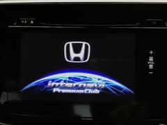 ホンダ純正ギャザズメモリーインターナビ付きです！ＣＤ・ＤＶＤ再生、フルセグＴＶ視聴、Ｂｌｕｅｔｏｏｔｈ・ミュージックプレーヤー接続可能です！ 7