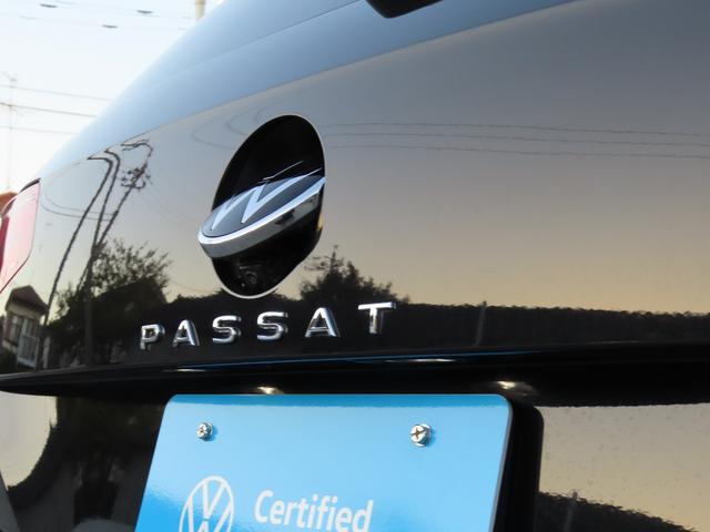 エンブレム内蔵バックカメラ