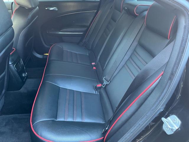 ダッジ・チャージャー 　ＣＡＲＦＡＸ走行証明／カスタムレザーインテリア／イクリプスナビ／ＬＥＸＡＮＩ２２インチ／Ｆスポイラー／ブラックアウトグリル／ＨＩＤヘッドライト／ＬＥＤフォグ／ローダウン（35枚目）