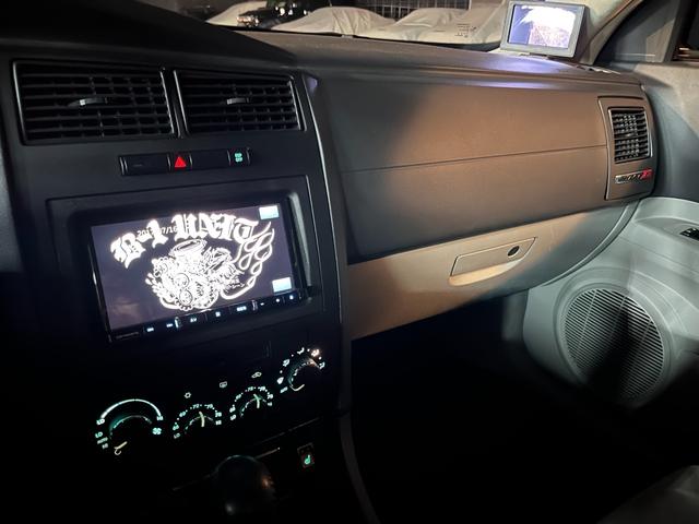 ダッジ・チャージャー ＳＲＴ８　新車並行／実走行／新品ホイール／ＲＯＨＡＮＡ２２インチ／車高調／ブレンボ／ボディーコーティング／プロテクションフィルムライト／ＨＩＤ／ＬＥＤ／ドラレコ／ブラインドモニター／バックカメラ／ＥＴＣ（62枚目）