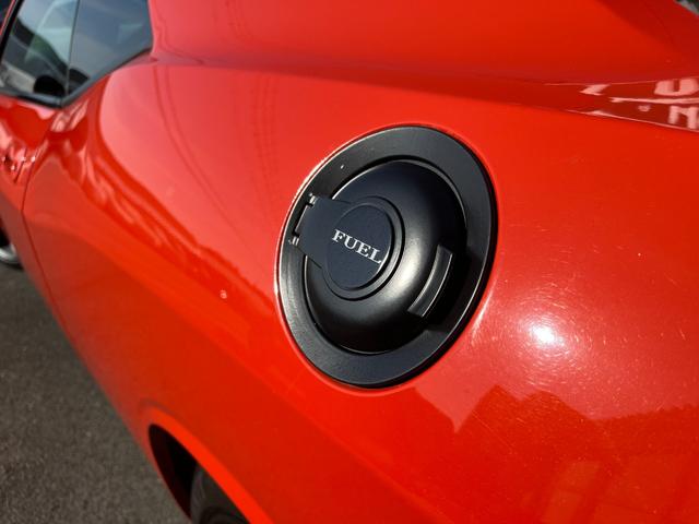 ダッジ・チャレンジャー SRT8 CARFAX走行証明/社外マフラー/ブレンボキャリパー/レーシングストライプ/ローダウン/392フロントスポイラー/アルコア鍛造20インチホイール/カロッツェリアナビ/専用レザーシート/(13枚目)