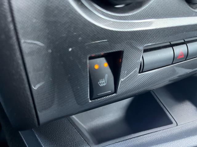 ダッジ・チャレンジャー SRT8 CARFAX走行証明/社外マフラー/ブレンボキャリパー/レーシングストライプ/ローダウン/392フロントスポイラー/アルコア鍛造20インチホイール/カロッツェリアナビ/専用レザーシート/(36枚目)