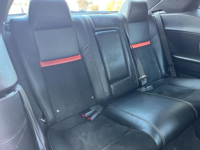 ダッジ・チャレンジャー SRT8 CARFAX走行証明/社外マフラー/ブレンボキャリパー/レーシングストライプ/ローダウン/392フロントスポイラー/アルコア鍛造20インチホイール/カロッツェリアナビ/専用レザーシート/(40枚目)