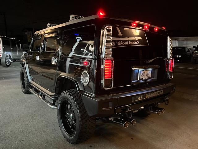 ハマーH2 ラグジュアリーパッケージ 新車並行/後期黒レザー/4本出しマフラー/ジオバンナ22インチ/LEDテール/バネサス/アルパインフリップダウンモニター/ドラレコ&レーダー/LEDヘッドライト&ナビ/LEDルーフマーカー(15枚目)