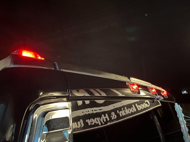 ハマーH2 ラグジュアリーパッケージ 新車並行/後期黒レザー/4本出しマフラー/ジオバンナ22インチ/LEDテール/バネサス/アルパインフリップダウンモニター/ドラレコ&レーダー/LEDヘッドライト&ナビ/LEDルーフマーカー(28枚目)