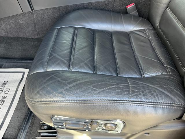 ハマーH2 ラグジュアリーパッケージ 新車並行/後期黒レザー/4本出しマフラー/ジオバンナ22インチ/LEDテール/バネサス/アルパインフリップダウンモニター/ドラレコ&レーダー/LEDヘッドライト&ナビ/LEDルーフマーカー(33枚目)