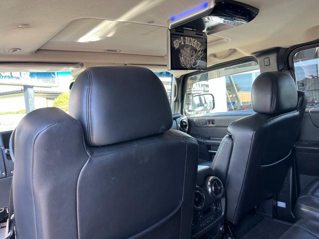 ハマーH2 ラグジュアリーパッケージ 新車並行/後期黒レザー/4本出しマフラー/ジオバンナ22インチ/LEDテール/バネサス/アルパインフリップダウンモニター/ドラレコ&レーダー/LEDヘッドライト&ナビ/LEDルーフマーカー(36枚目)