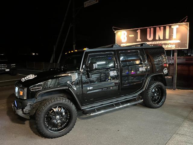 ハマーH2 ラグジュアリーパッケージ 新車並行/後期黒レザー/4本出しマフラー/ジオバンナ22インチ/LEDテール/バネサス/アルパインフリップダウンモニター/ドラレコ&レーダー/LEDヘッドライト&ナビ/LEDルーフマーカー(45枚目)