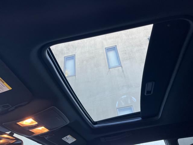 ダッジ・チャレンジャー Ｒ／Ｔ　ＭＯＰＡＲ１０／新車並行車両／全世界５００台／限定モデル／Ｗｉｌｗｏｏｄブレーキ／ＦＥＲＲＡＤＡ２０インチ／オーリンズ車高調／ヘダース／マフラー／専用フードベンディングシステム／専用シート／後期テール（45枚目）