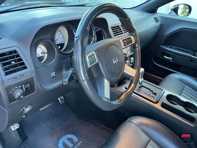 ダッジ・チャレンジャー Ｒ／Ｔ　ＭＯＰＡＲ１０／新車並行車両／全世界５００台／限定モデル／Ｗｉｌｗｏｏｄブレーキ／ＦＥＲＲＡＤＡ２０インチ／オーリンズ車高調／ヘダース／マフラー／専用フードベンディングシステム／専用シート／後期テール（46枚目）