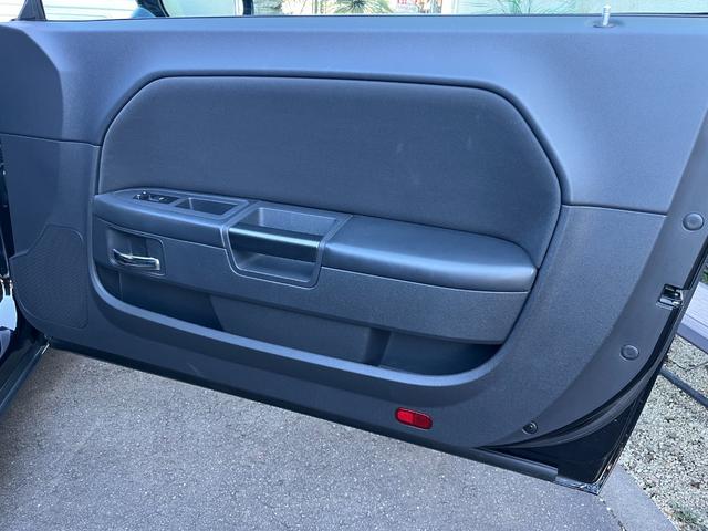 ダッジ・チャレンジャー Ｒ／Ｔ　ＭＯＰＡＲ１０／新車並行車両／全世界５００台／限定モデル／Ｗｉｌｗｏｏｄブレーキ／ＦＥＲＲＡＤＡ２０インチ／オーリンズ車高調／ヘダース／マフラー／専用フードベンディングシステム／専用シート／後期テール（52枚目）