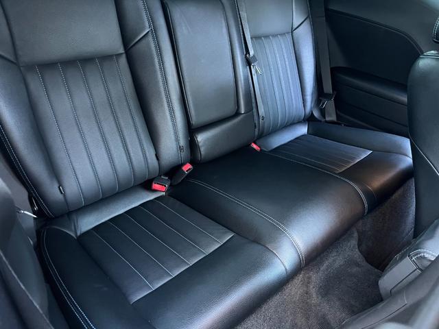 ダッジ・チャレンジャー Ｒ／Ｔ　ＭＯＰＡＲ１０／新車並行車両／全世界５００台／限定モデル／Ｗｉｌｗｏｏｄブレーキ／ＦＥＲＲＡＤＡ２０インチ／オーリンズ車高調／ヘダース／マフラー／専用フードベンディングシステム／専用シート／後期テール（53枚目）