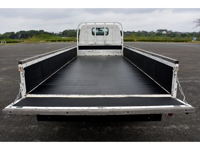 ダイナトラック 　ディーゼル　標準　ロング　平ボデー　トラック　シングルキャブ　２ＷＤ　オートマ　ＡＴ　フルジャストロー　鉄板敷　車両総重量４７０５ｋｇ　床面地上高８４．５ｃｍ（3枚目）
