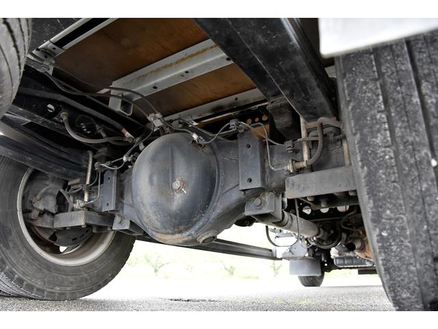 ダイナトラック 　ディーゼル　標準　ロング　平ボデー　トラック　シングルキャブ　２ＷＤ　オートマ　ＡＴ　フルジャストロー　鉄板敷　車両総重量４７０５ｋｇ　床面地上高８４．５ｃｍ（8枚目）