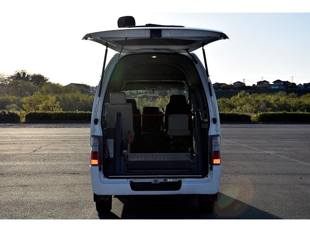 キャラバンバス 車いす移動車 8人乗り 福祉車両 車いす3台積み 乗員5人 車いす固定装置3基 8ナンバー サイドステップ 電動リフト(33枚目)