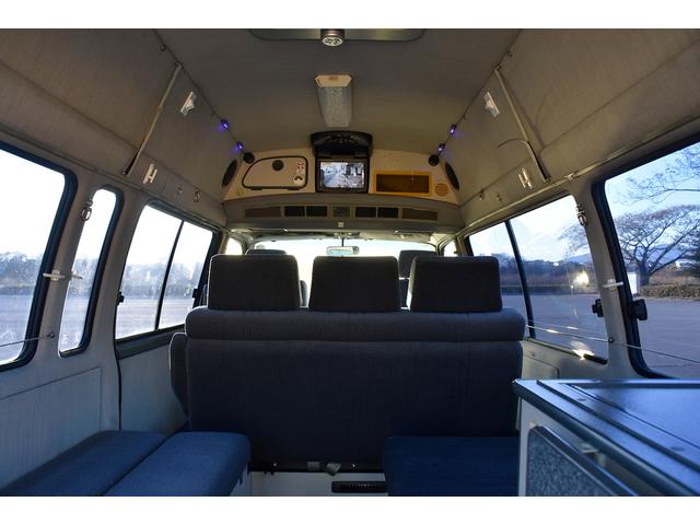 ハイエースバン リンエイ バカンチェス キャンピングカー 車中泊 ディーゼル 4WD AT オートマ車 10人乗り(4枚目)