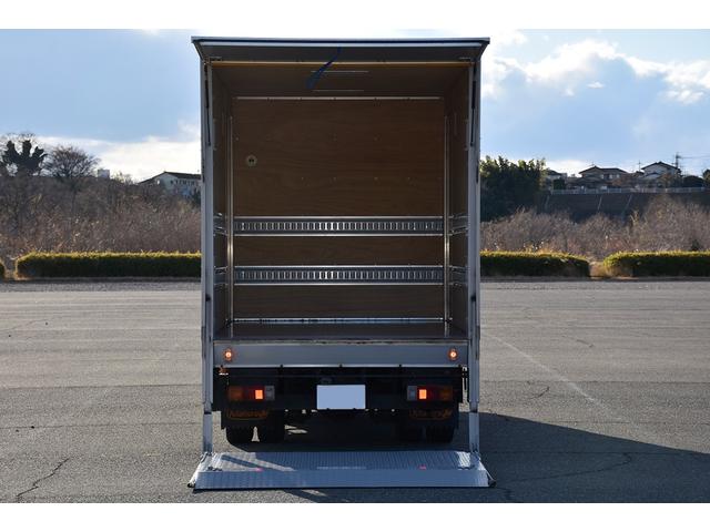 トヨエース 　標準ショート　１０尺　４ＷＤ　アルミバン　昇降能力６００ｋｇ　パワーゲート　ＰＧ　積載量１１００ｋｇ　車両総重量４９６５ｋｇ　両側サイドドア　５速ＭＴ　バックカメラ　荷室長３１５幅１７８高さ１８８（4枚目）