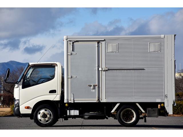 トヨエース 　標準ショート　１０尺　４ＷＤ　アルミバン　昇降能力６００ｋｇ　パワーゲート　ＰＧ　積載量１１００ｋｇ　車両総重量４９６５ｋｇ　両側サイドドア　５速ＭＴ　バックカメラ　荷室長３１５幅１７８高さ１８８（14枚目）