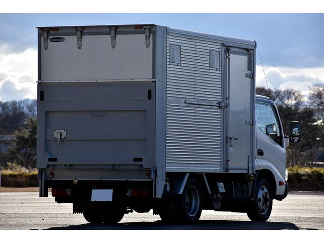 トヨエース 　標準ショート　１０尺　４ＷＤ　アルミバン　昇降能力６００ｋｇ　パワーゲート　ＰＧ　積載量１１００ｋｇ　車両総重量４９６５ｋｇ　両側サイドドア　５速ＭＴ　バックカメラ　荷室長３１５幅１７８高さ１８８（17枚目）