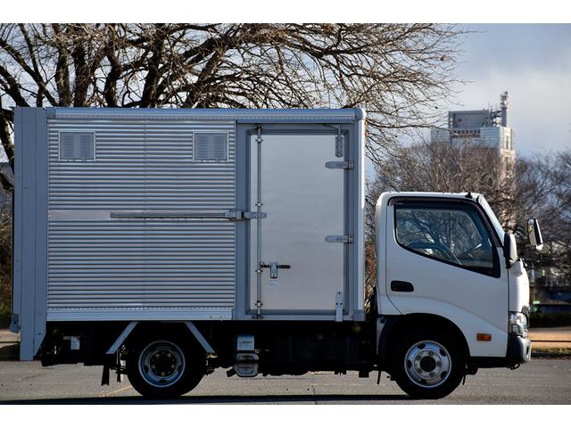 トヨエース 　標準ショート　１０尺　４ＷＤ　アルミバン　昇降能力６００ｋｇ　パワーゲート　ＰＧ　積載量１１００ｋｇ　車両総重量４９６５ｋｇ　両側サイドドア　５速ＭＴ　バックカメラ　荷室長３１５幅１７８高さ１８８（18枚目）