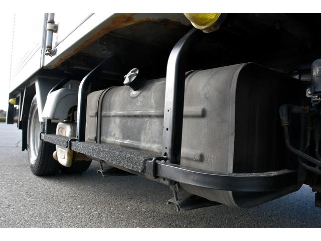 トヨエース 　標準ショート　１０尺　４ＷＤ　アルミバン　昇降能力６００ｋｇ　パワーゲート　ＰＧ　積載量１１００ｋｇ　車両総重量４９６５ｋｇ　両側サイドドア　５速ＭＴ　バックカメラ　荷室長３１５幅１７８高さ１８８（22枚目）