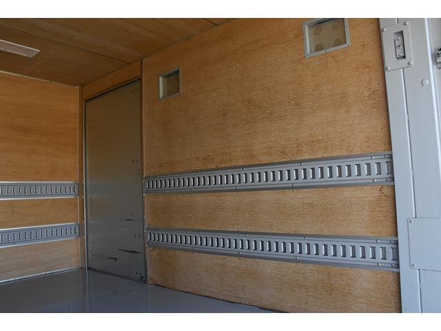 トヨエース 　標準ショート　１０尺　４ＷＤ　アルミバン　昇降能力６００ｋｇ　パワーゲート　ＰＧ　積載量１１００ｋｇ　車両総重量４９６５ｋｇ　両側サイドドア　５速ＭＴ　バックカメラ　荷室長３１５幅１７８高さ１８８（44枚目）