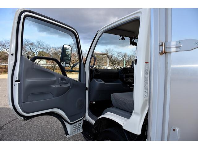 トヨエース 　標準ショート　１０尺　４ＷＤ　アルミバン　昇降能力６００ｋｇ　パワーゲート　ＰＧ　積載量１１００ｋｇ　車両総重量４９６５ｋｇ　両側サイドドア　５速ＭＴ　バックカメラ　荷室長３１５幅１７８高さ１８８（51枚目）