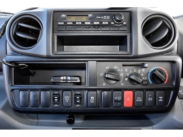 トヨエース 　標準ショート　１０尺　４ＷＤ　アルミバン　昇降能力６００ｋｇ　パワーゲート　ＰＧ　積載量１１００ｋｇ　車両総重量４９６５ｋｇ　両側サイドドア　５速ＭＴ　バックカメラ　荷室長３１５幅１７８高さ１８８（55枚目）